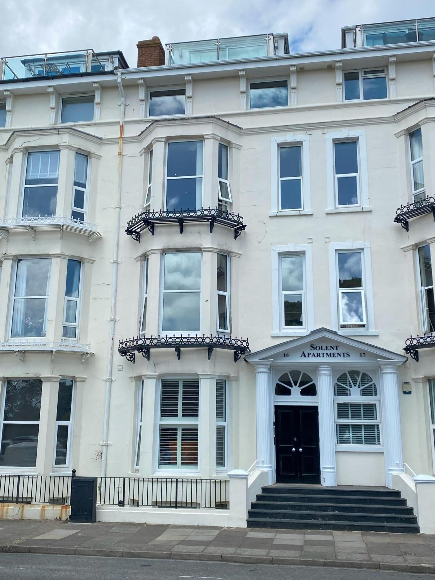Solent Apartments Portsmouth Exterior foto